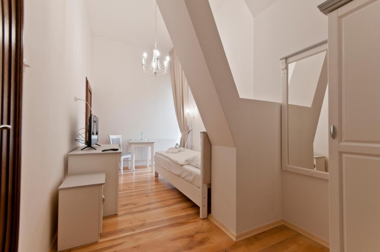 Moszna Zamek Hotel Buitenkant foto