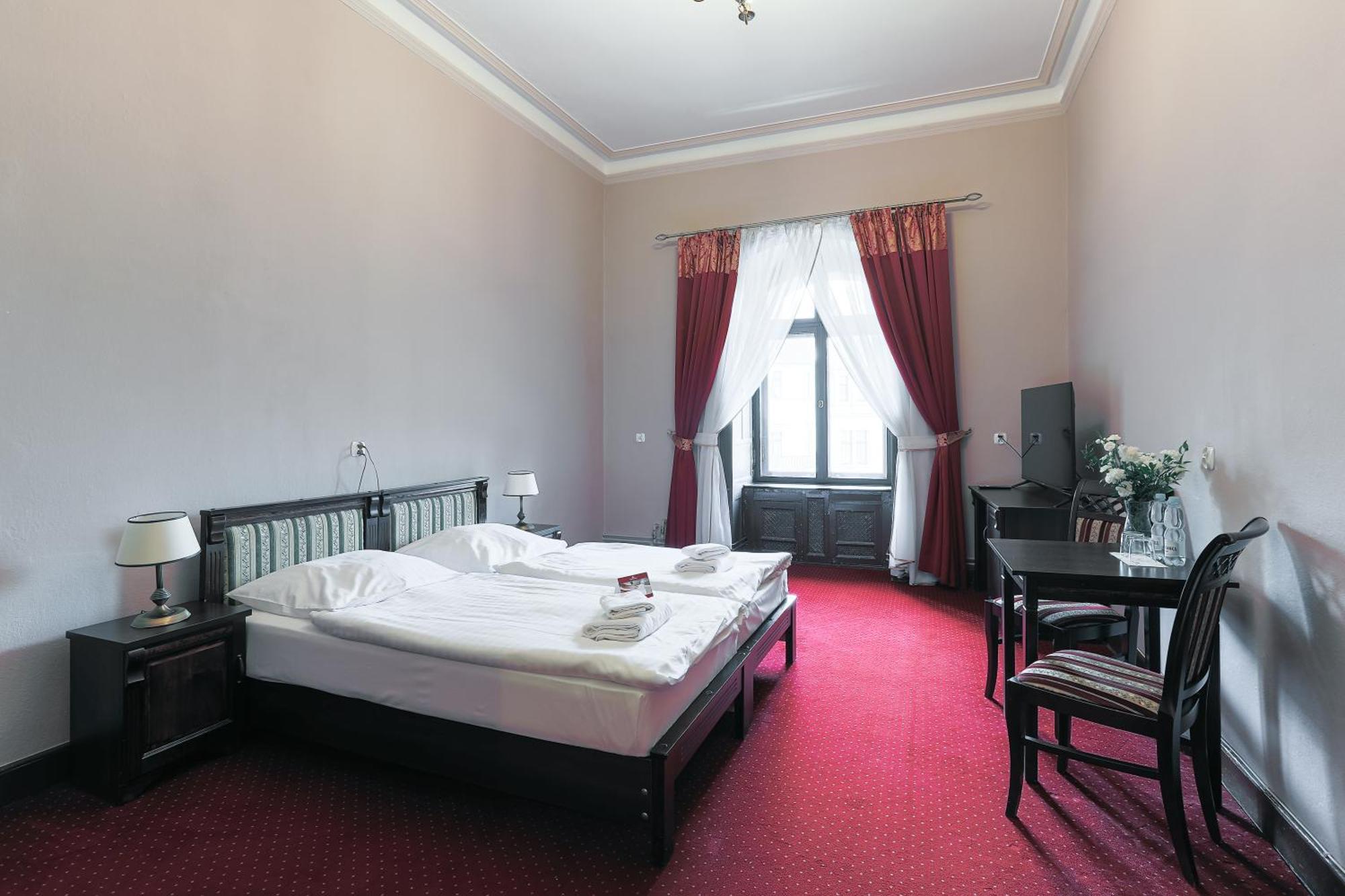 Moszna Zamek Hotel Buitenkant foto