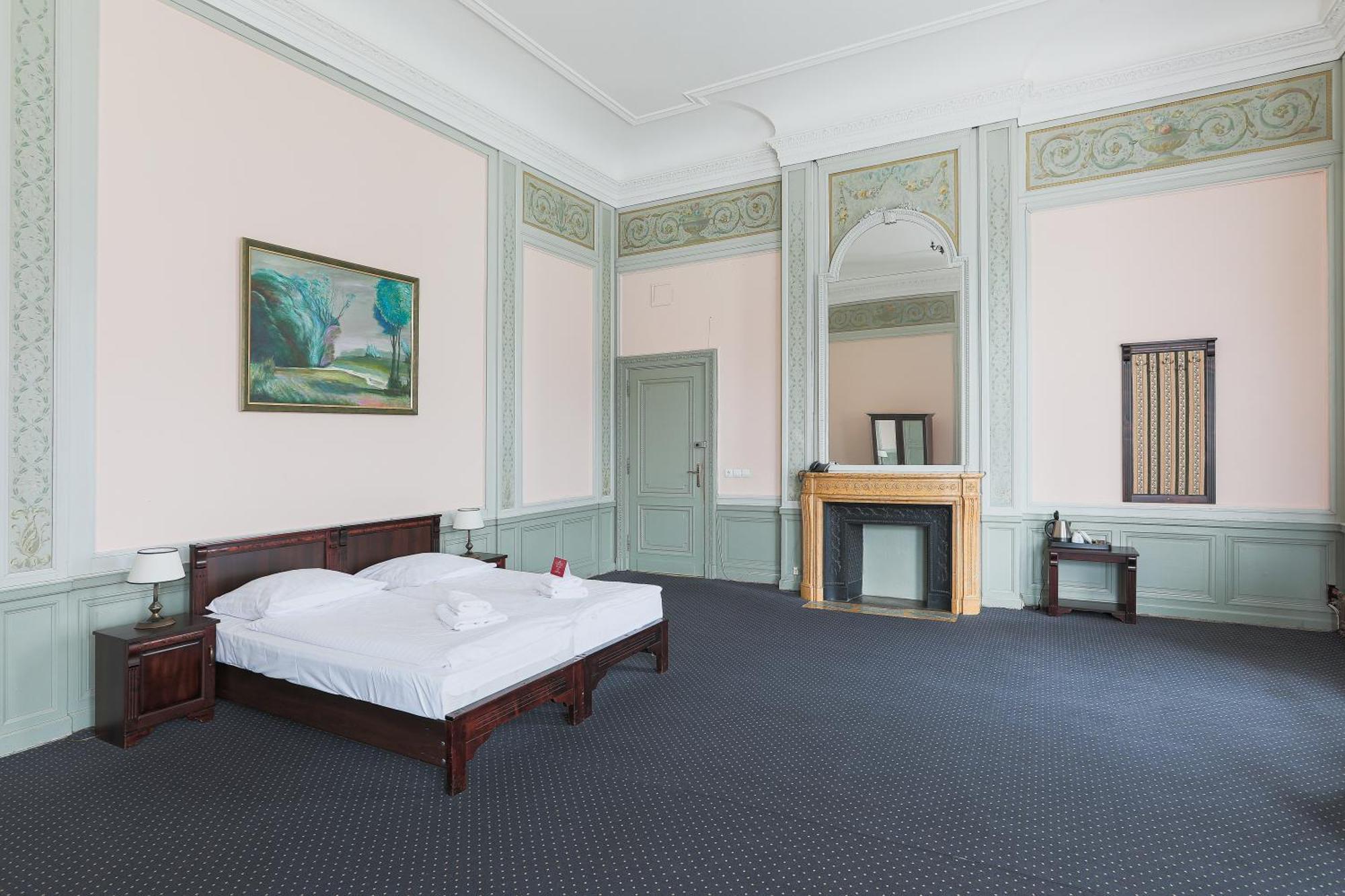 Moszna Zamek Hotel Buitenkant foto