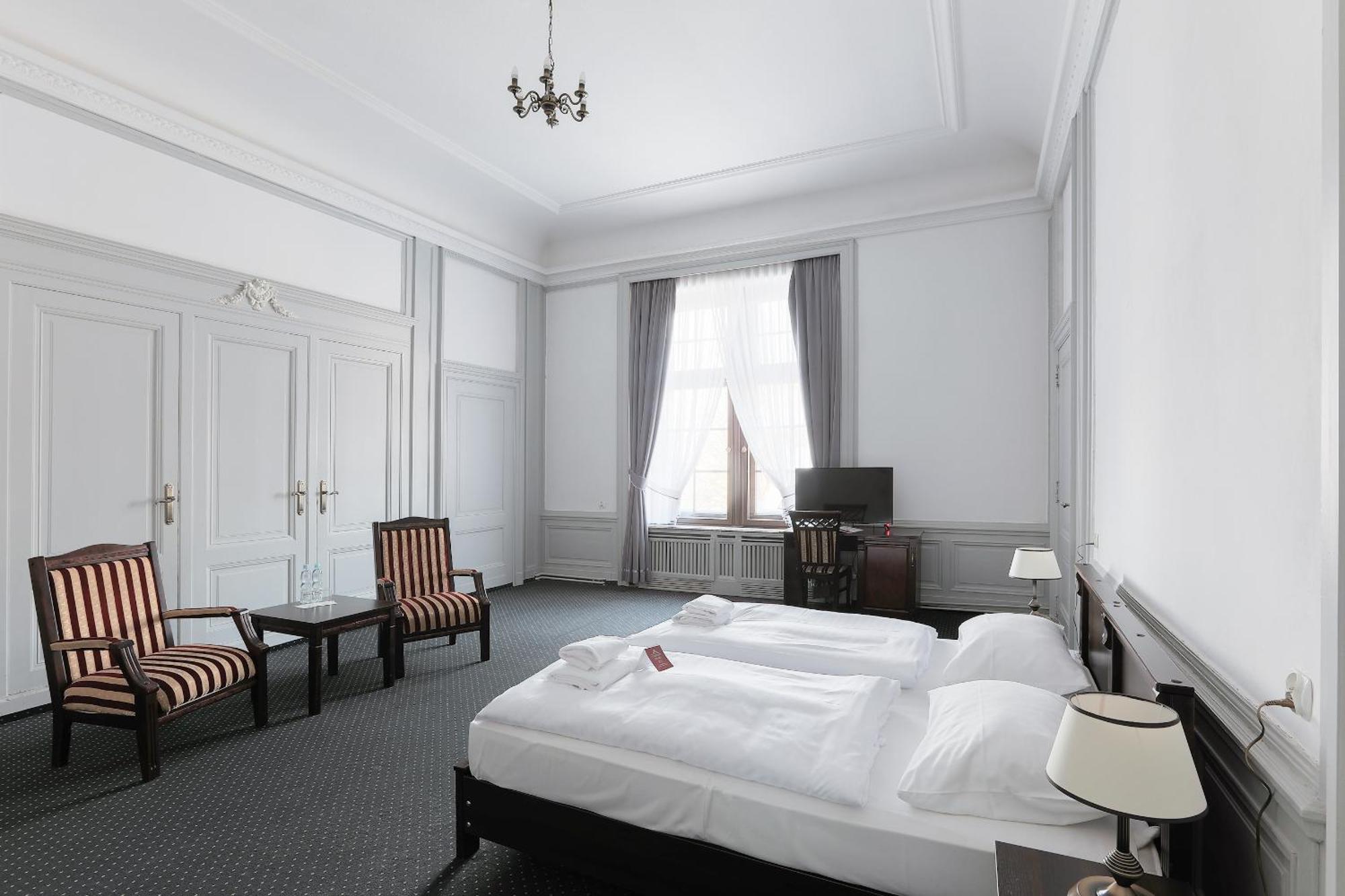 Moszna Zamek Hotel Buitenkant foto