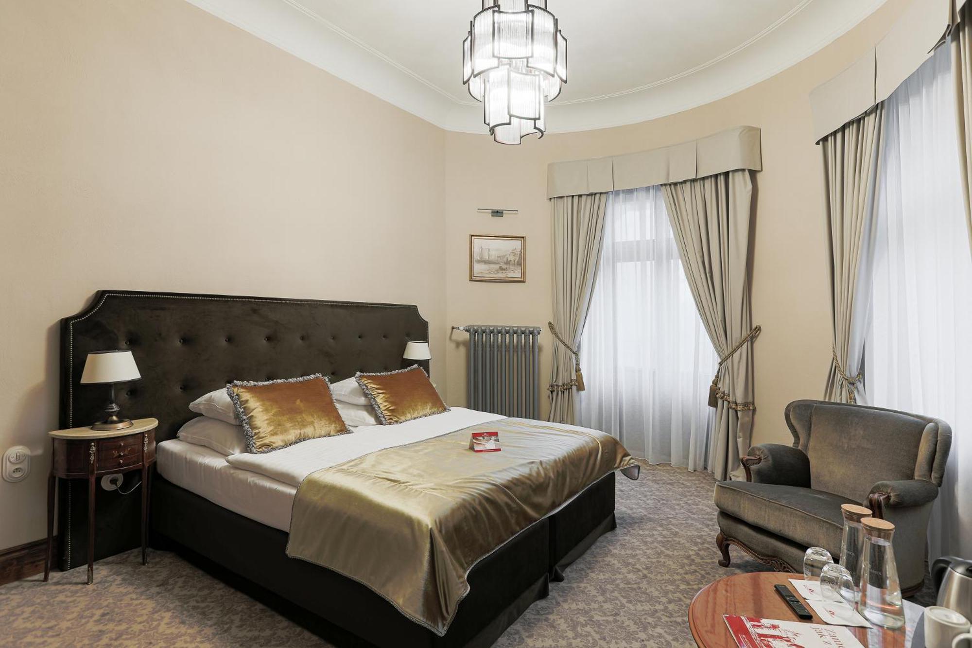 Moszna Zamek Hotel Buitenkant foto