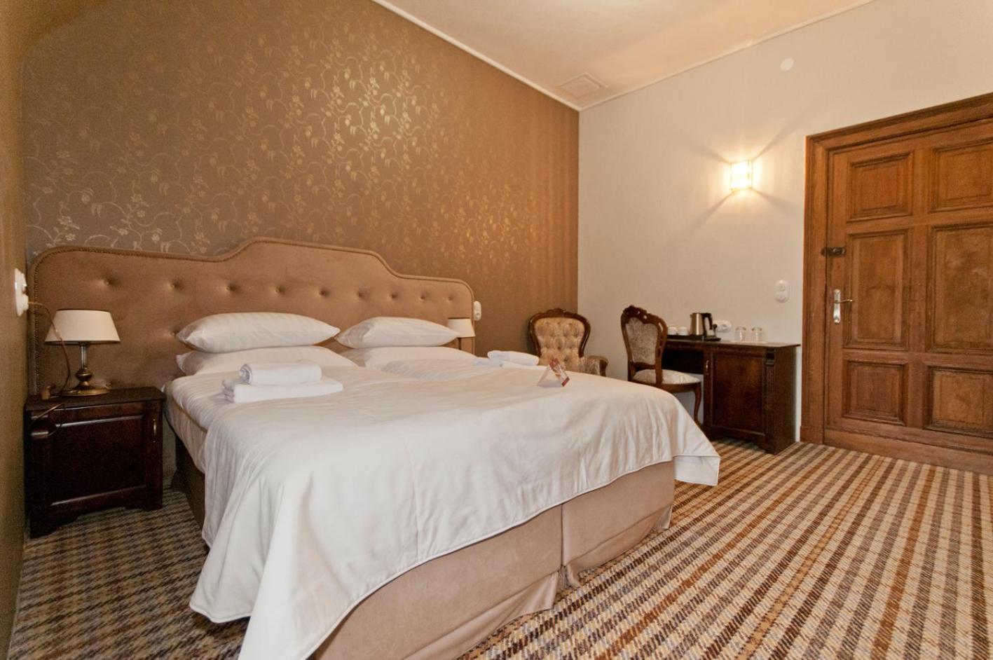 Moszna Zamek Hotel Buitenkant foto